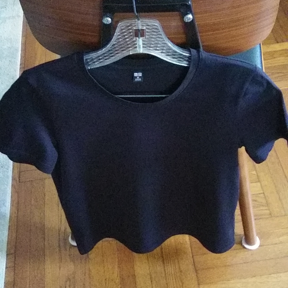 UNIQLO COTTON CREW NECK SHORT SLEEVE T-SHIRT,COLOR-BLACK,SIZE-XS